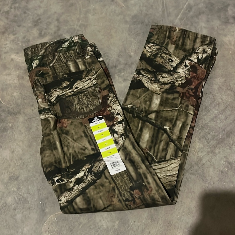 BRAND NEW WITH TAGS, Girls mossy oak camo pants